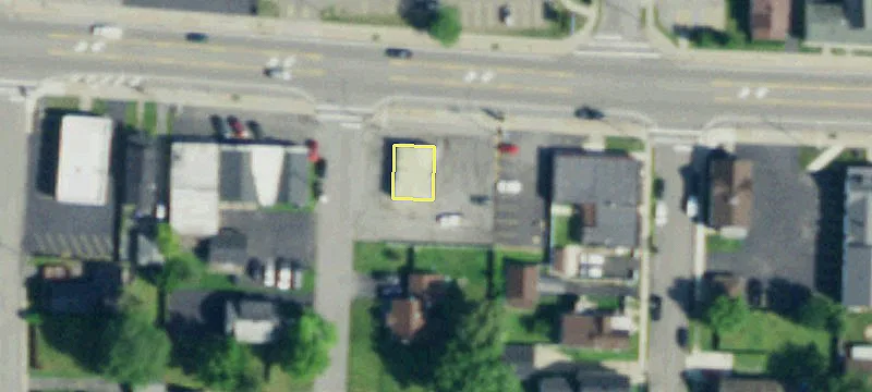 4895 Broadway