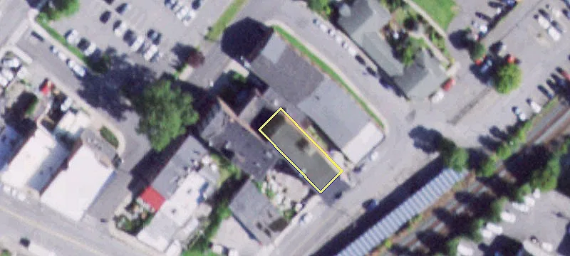 15 Railroad Ave