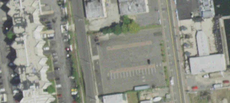 395 Woodcleft Ave