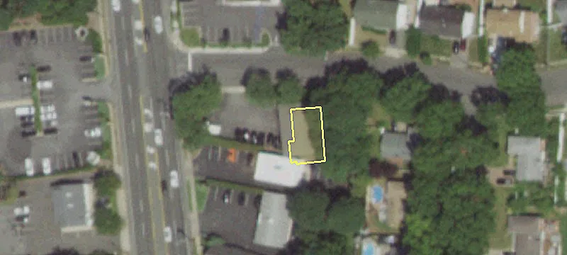 300 Commack Rd