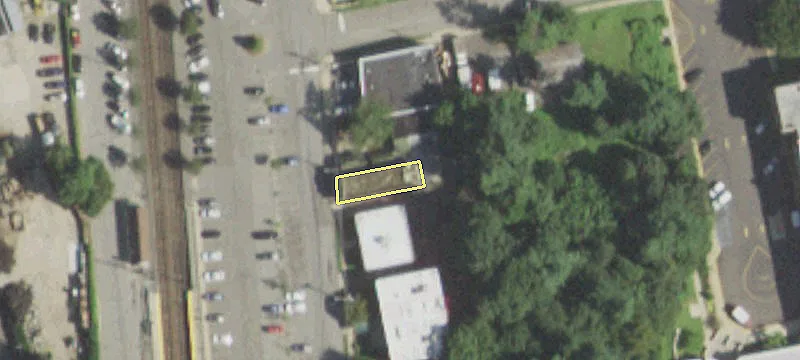 32 Railroad Ave