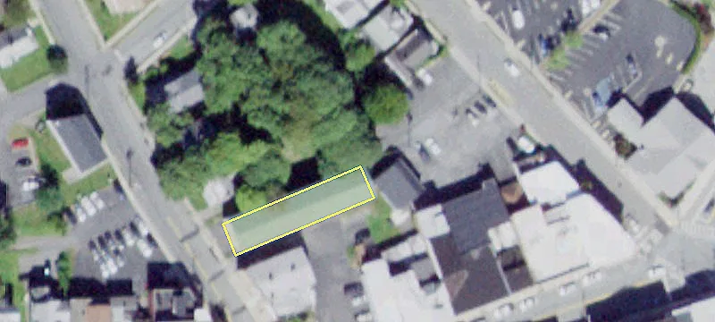 10 Oak St