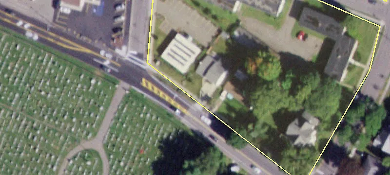 13 Riverside Dr