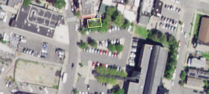 60-64 Putnam St