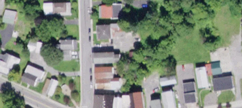 106 Holmes St