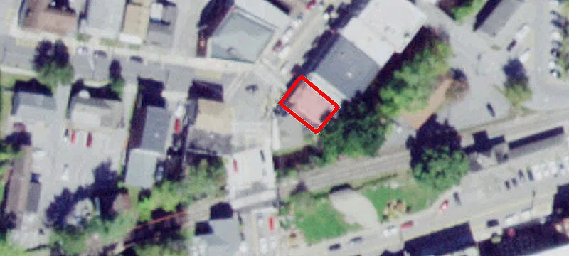 12 Main St Oakland Ave