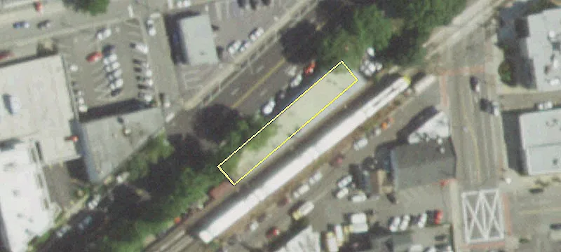 35 Underhill Blvd