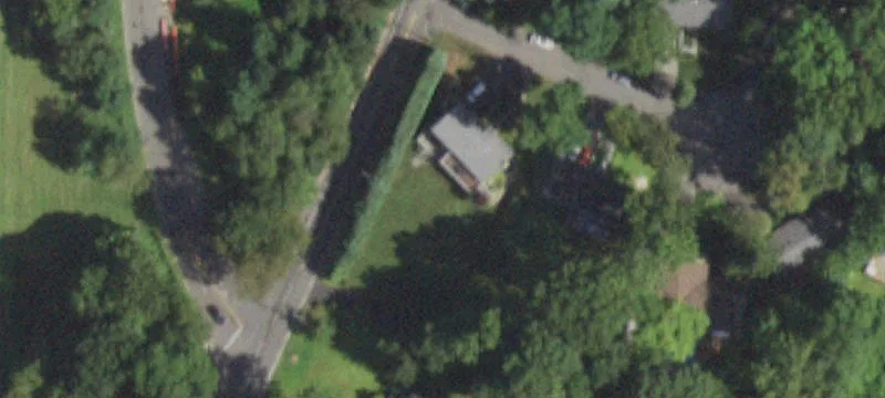 2 Deerhill Ln