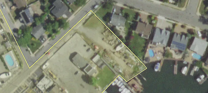 1944 Bayberry Ave