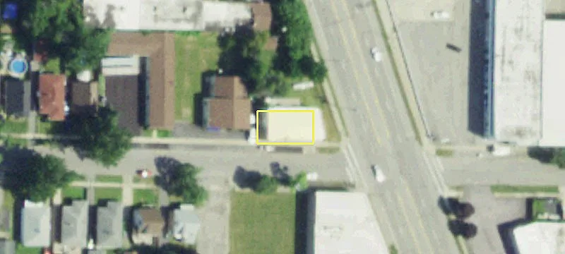2402 Hyde Park Blvd