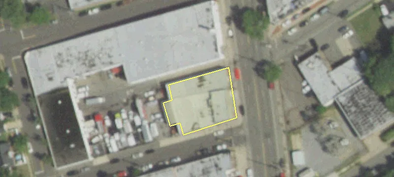 33 Denton Ave