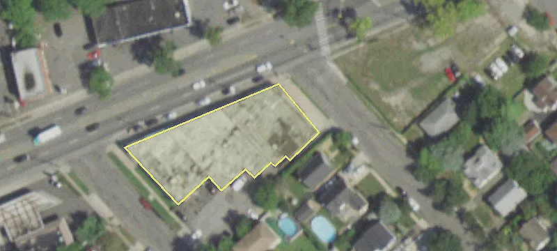 902 Old Country Rd, Unit 908