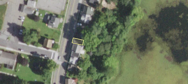 2748 Main St
