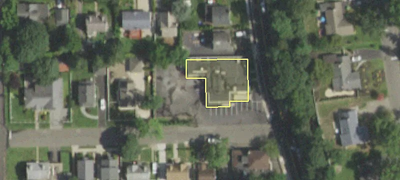 235 Roslyn Rd