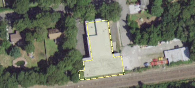 202 Mastic E Blvd
