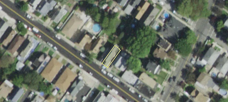 1027 Post Ave