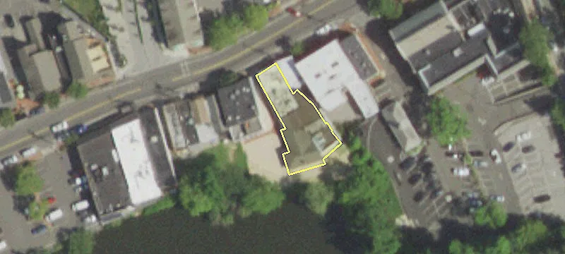 1382 Old Northern Blvd