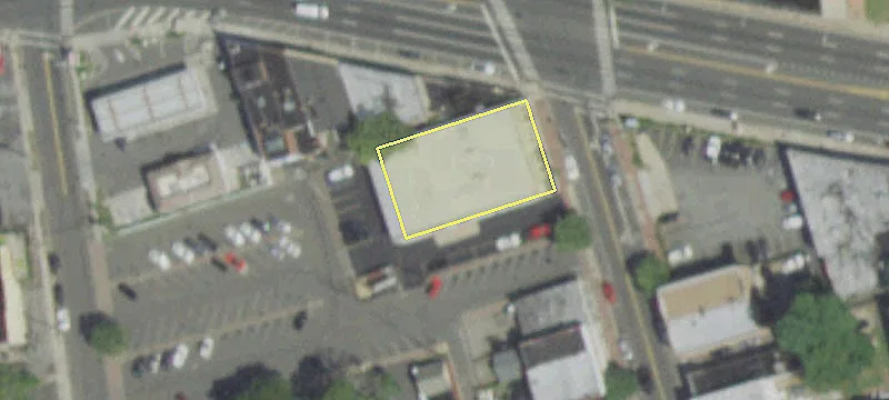 20 Guy Lombardo Ave, Unit 20A