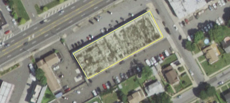 22 Hempstead Tpke, Unit 28
