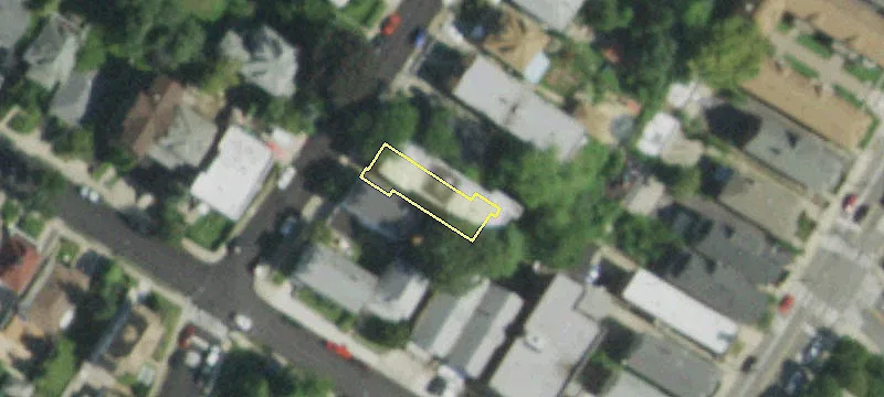 90 Oxford Pl