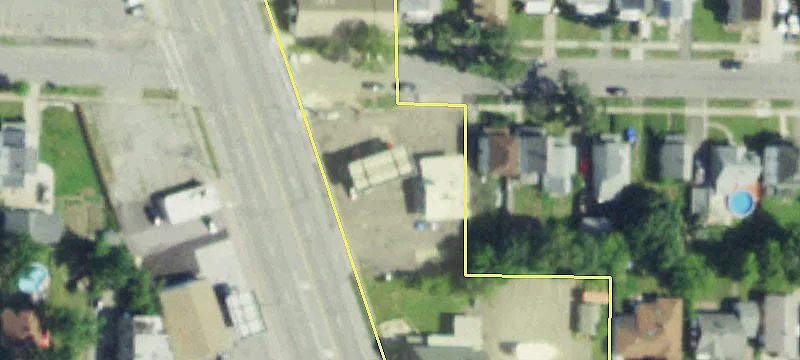 2221 Hyde Park Blvd