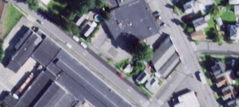 38-44 10th Ave