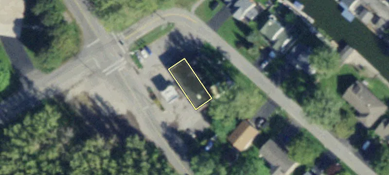 16 Long Pond Rd