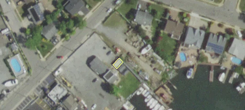 1944 Bayberry Ave