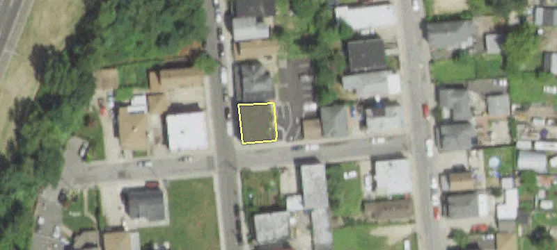 114 Henry St