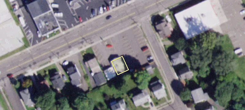 2710 Main St