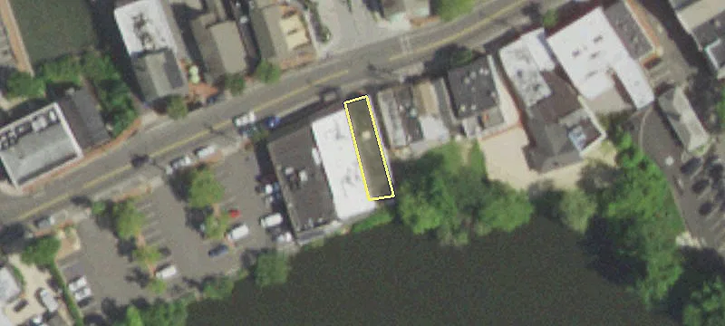 1366 Old Northern Blvd