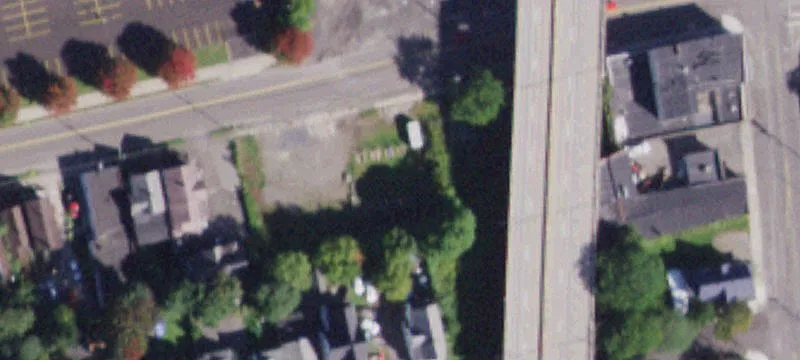 210 Henry St
