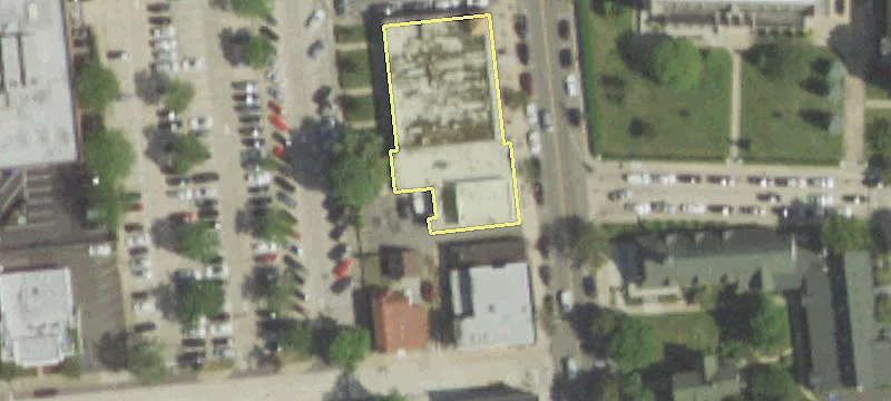 82 Vlg Ave