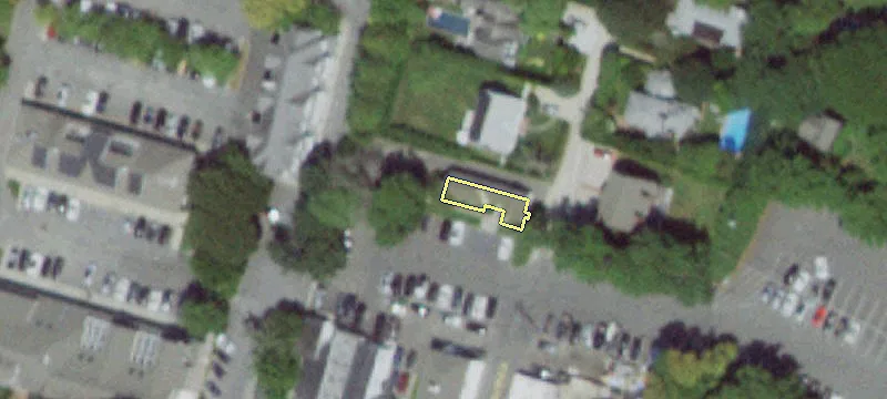 9 Barns Ln