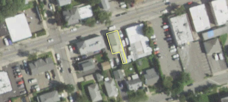 442 Westbury Ave