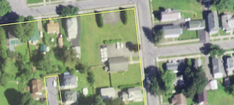 15 Maple Ave