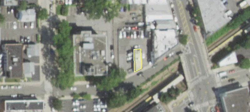 321 Plandome Rd