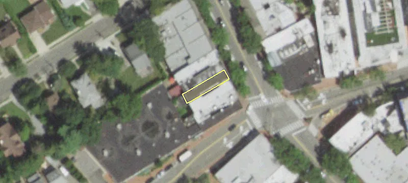 64 Middle Nck Rd