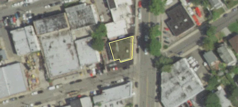 121 Denton Ave