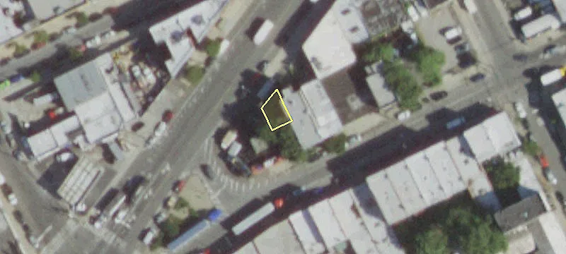 3111 Greenpoint Ave