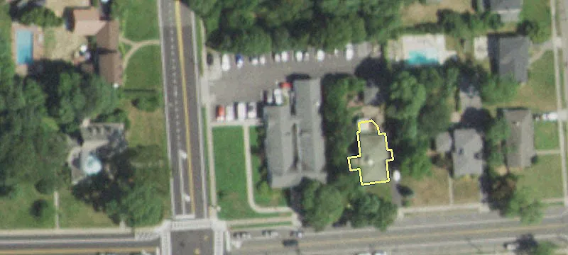 1 Roe Blvd