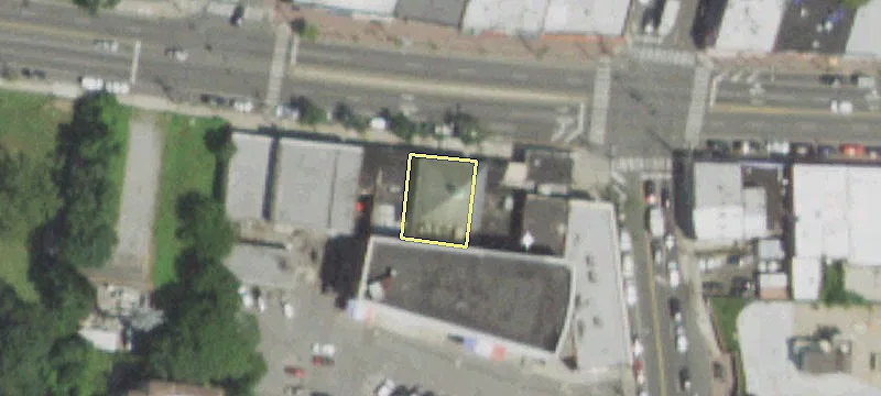925 Hempstead Tpke