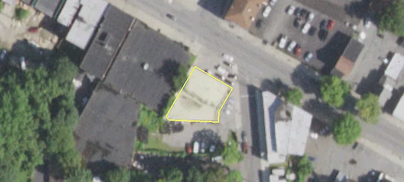 582 Main St