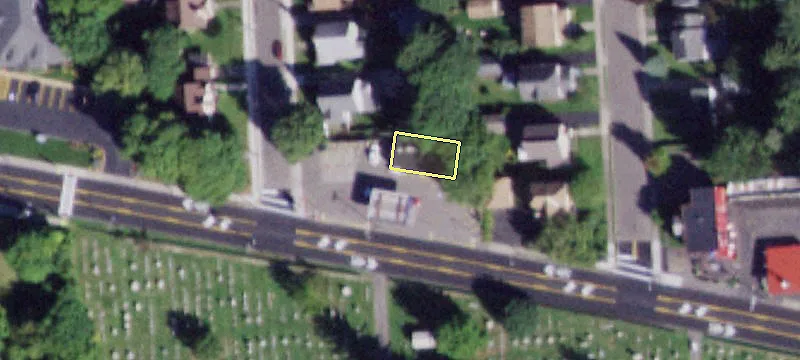 143 Riverside Dr