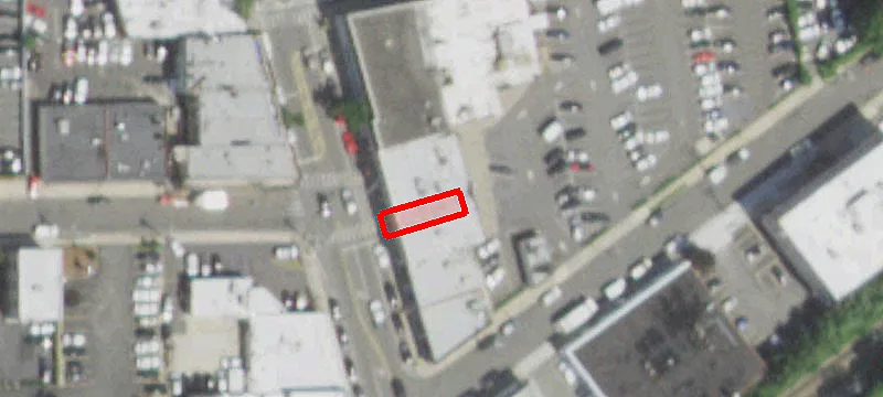 376 Plandome Rd, Unit 390