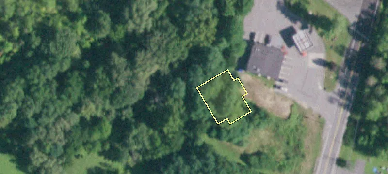 571 Sacandaga Rd