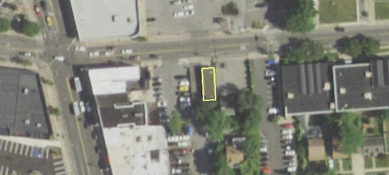 18 Davison Ave