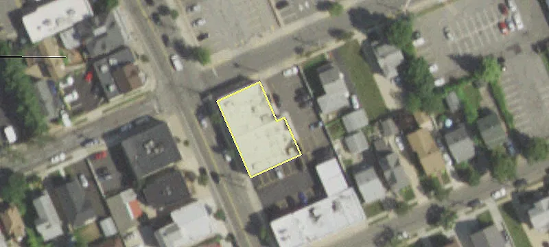 250 Mineola Blvd