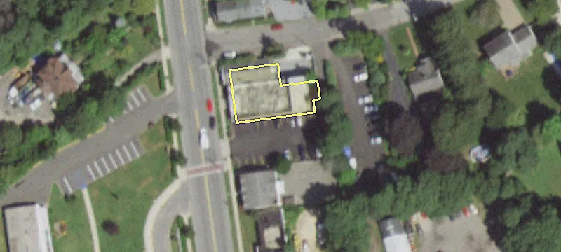 559-561 Lk Ave