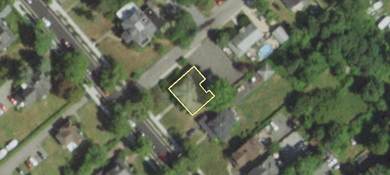 41 Maple Ave